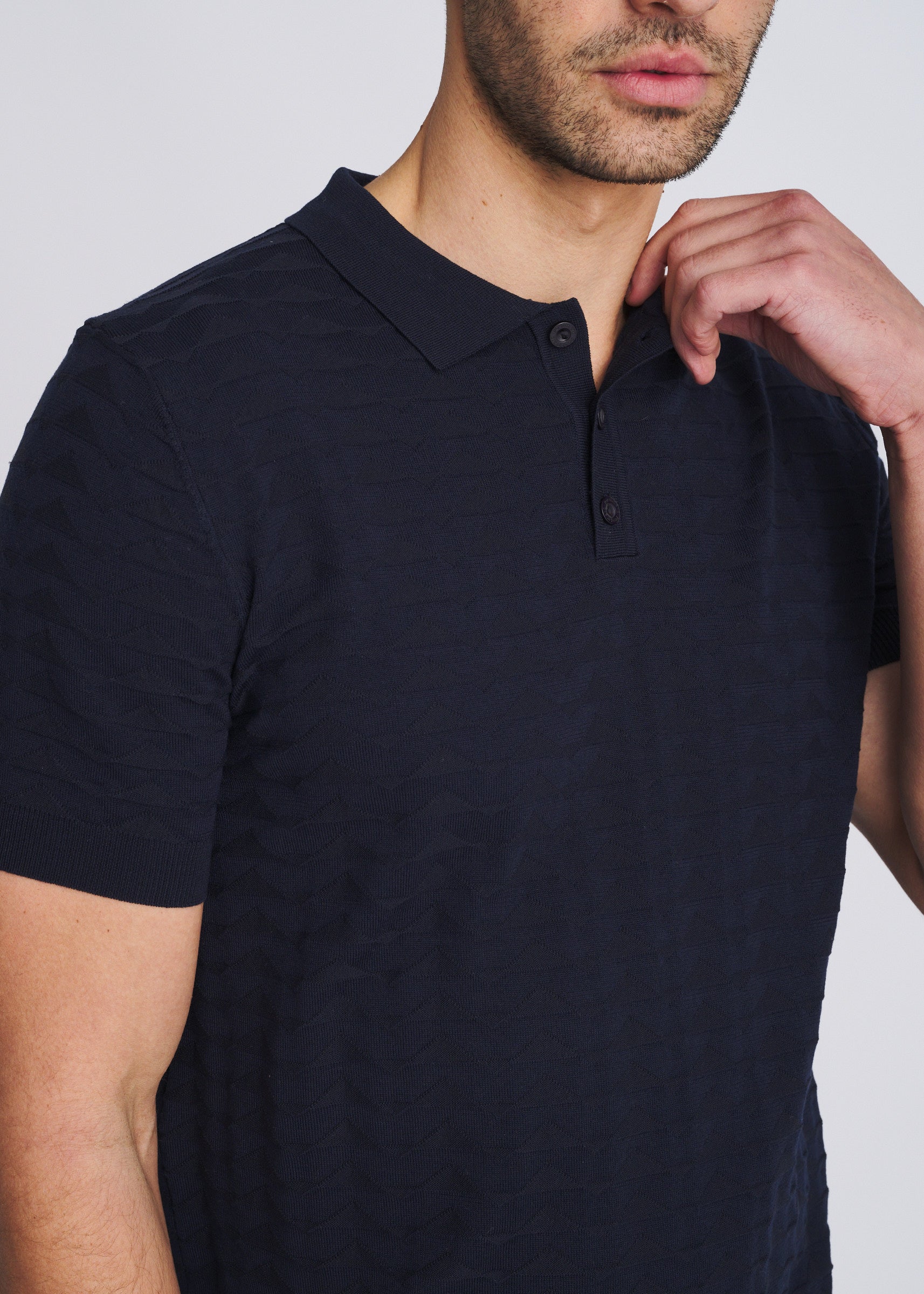 NAVY EMBOSSED TRIANGLES SILK/TENCEL 3-BUTTON KNIT POLO PM-16340
