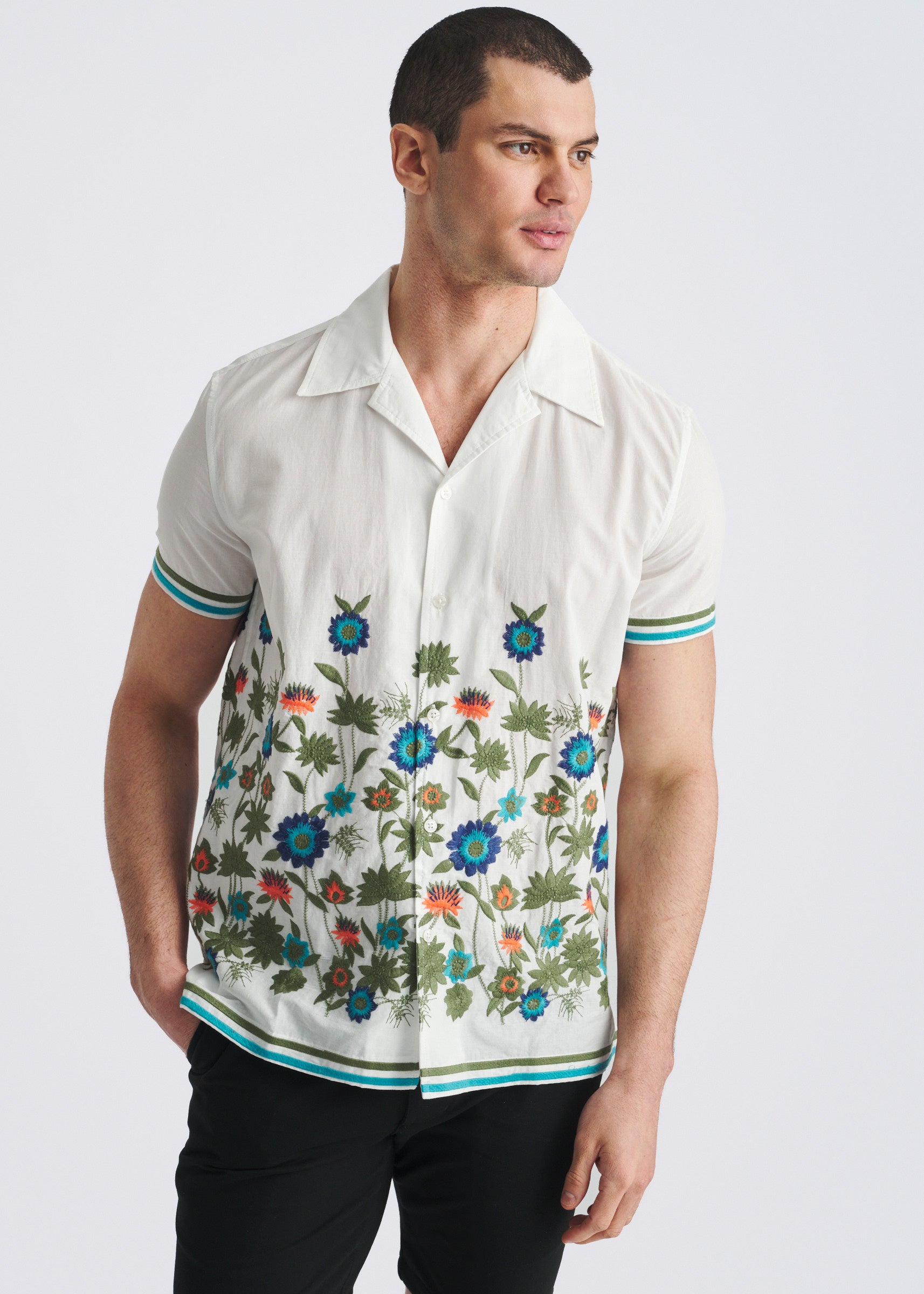WHITE/MULTI FLORAL EMBROIDERED SHORT SLEEVE WOVEN SHIRT PM-53000-01