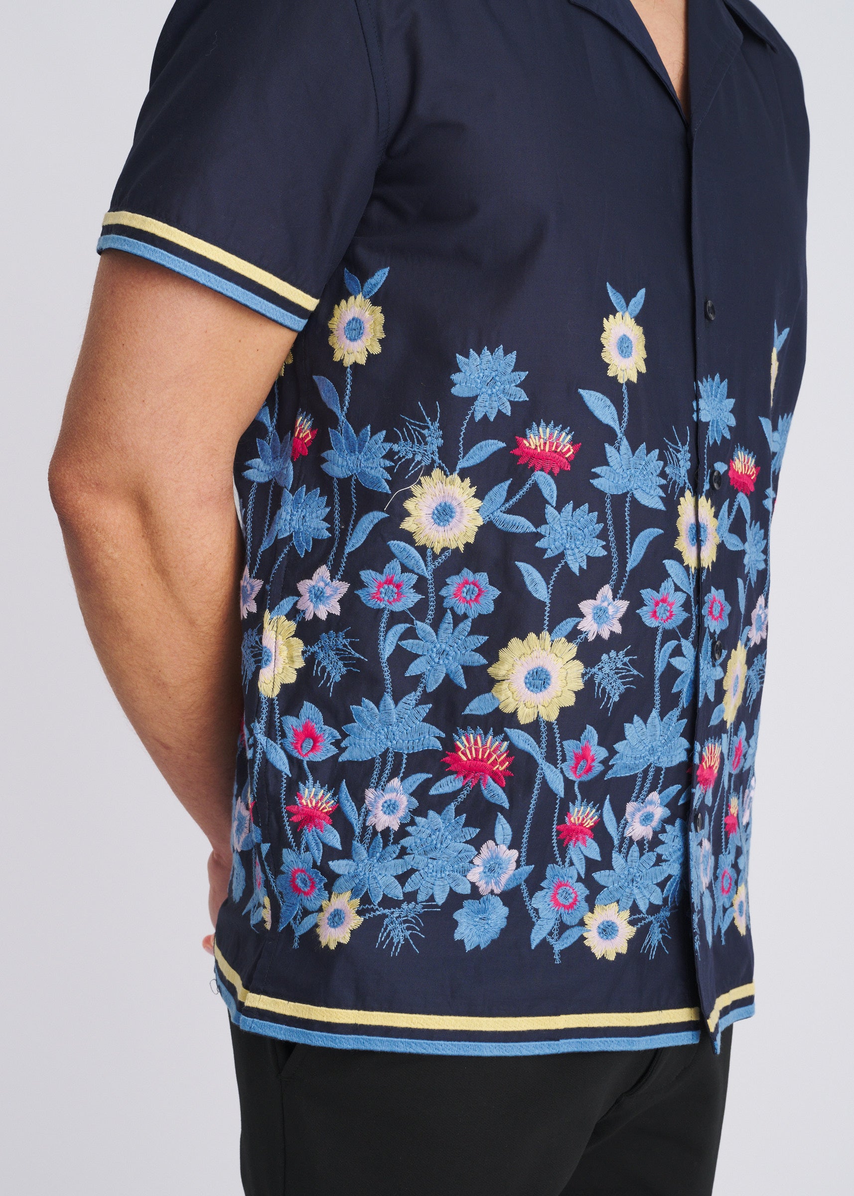 NAVY/MULTI FLORAL EMBROIDERED SHORT SLEEVE WOVEN SHIRT PM-53000-02