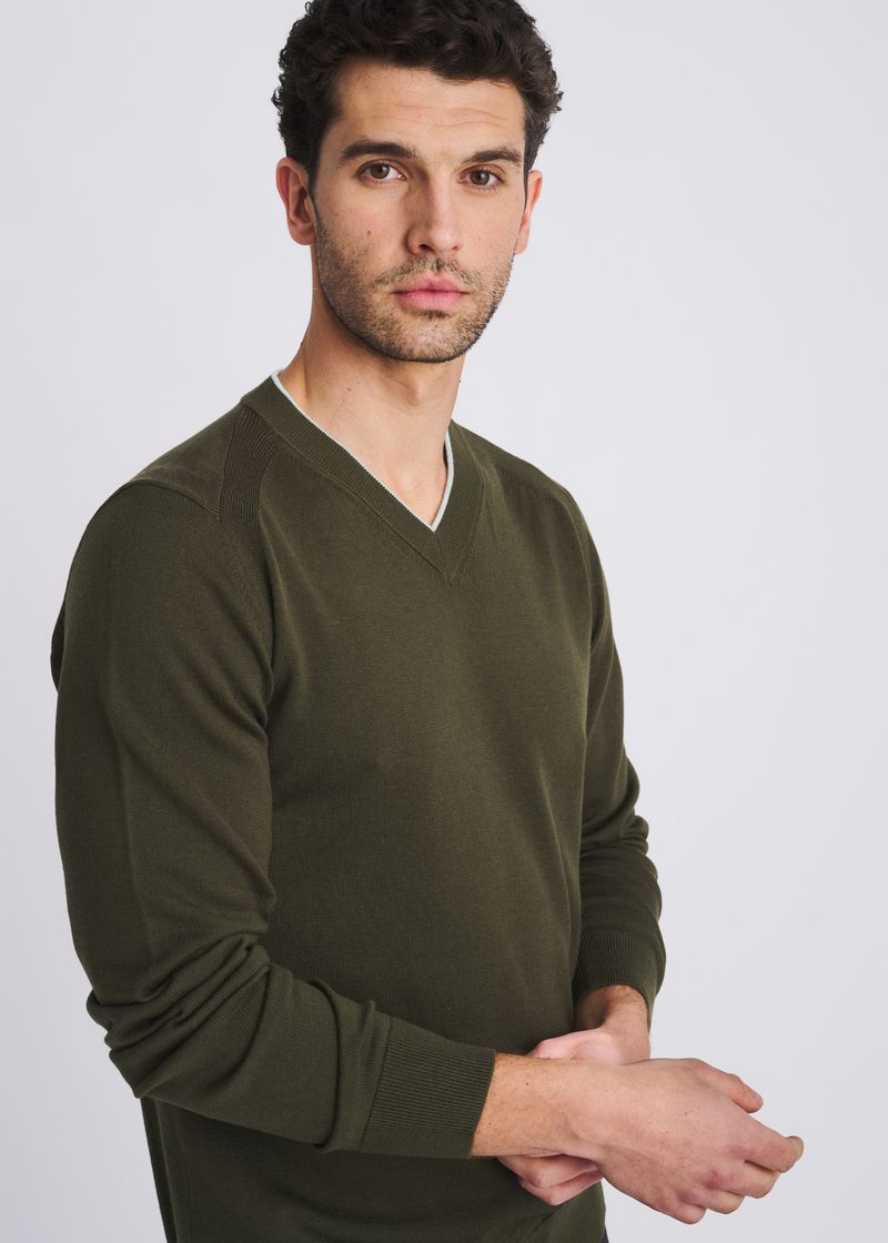 MOSS/SEACREST CONTRAST V-NECK WOOL BLEND KNIT SWEATER PM-16418