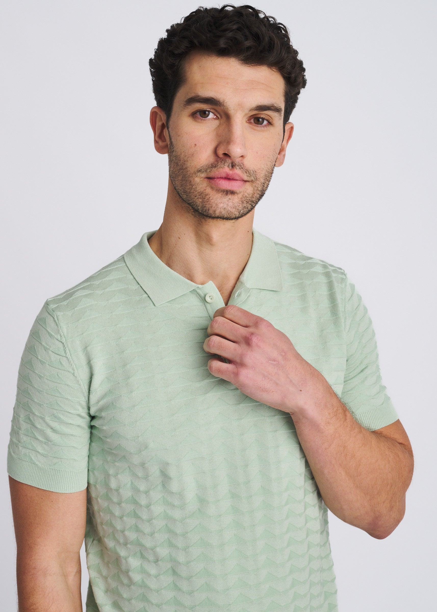 SEACREST EMBOSSED TRIANGLES SILK/TENCEL 3-BUTTON KNIT POLO PM-16340