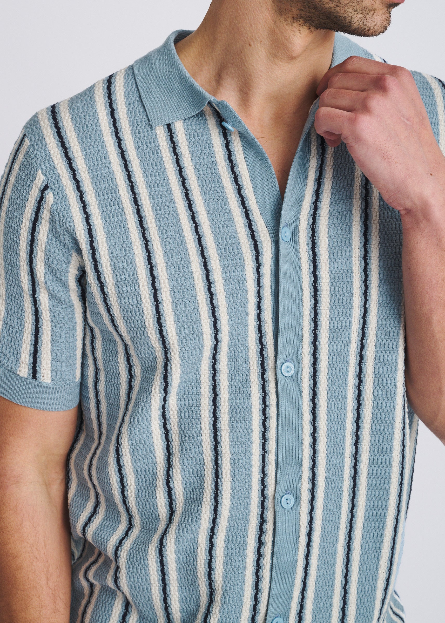 POWDER BLUE OPEN MESH PINSTRIPES SILK/TENCEL BUTTON FRONT KNIT SHIRT PM-16341
