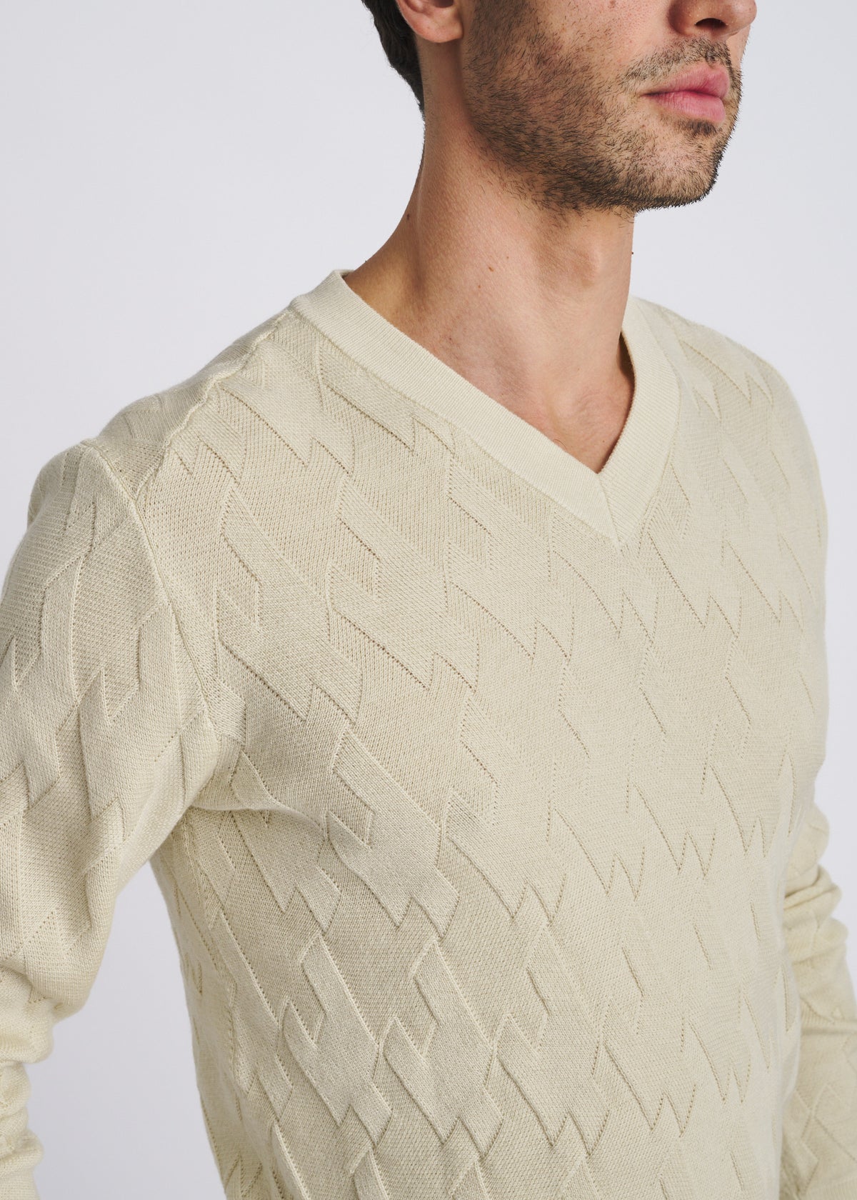 PARCHMENT V-NECK BASKETWEAVE WOOL BLEND KNIT SWEATER PM-16420