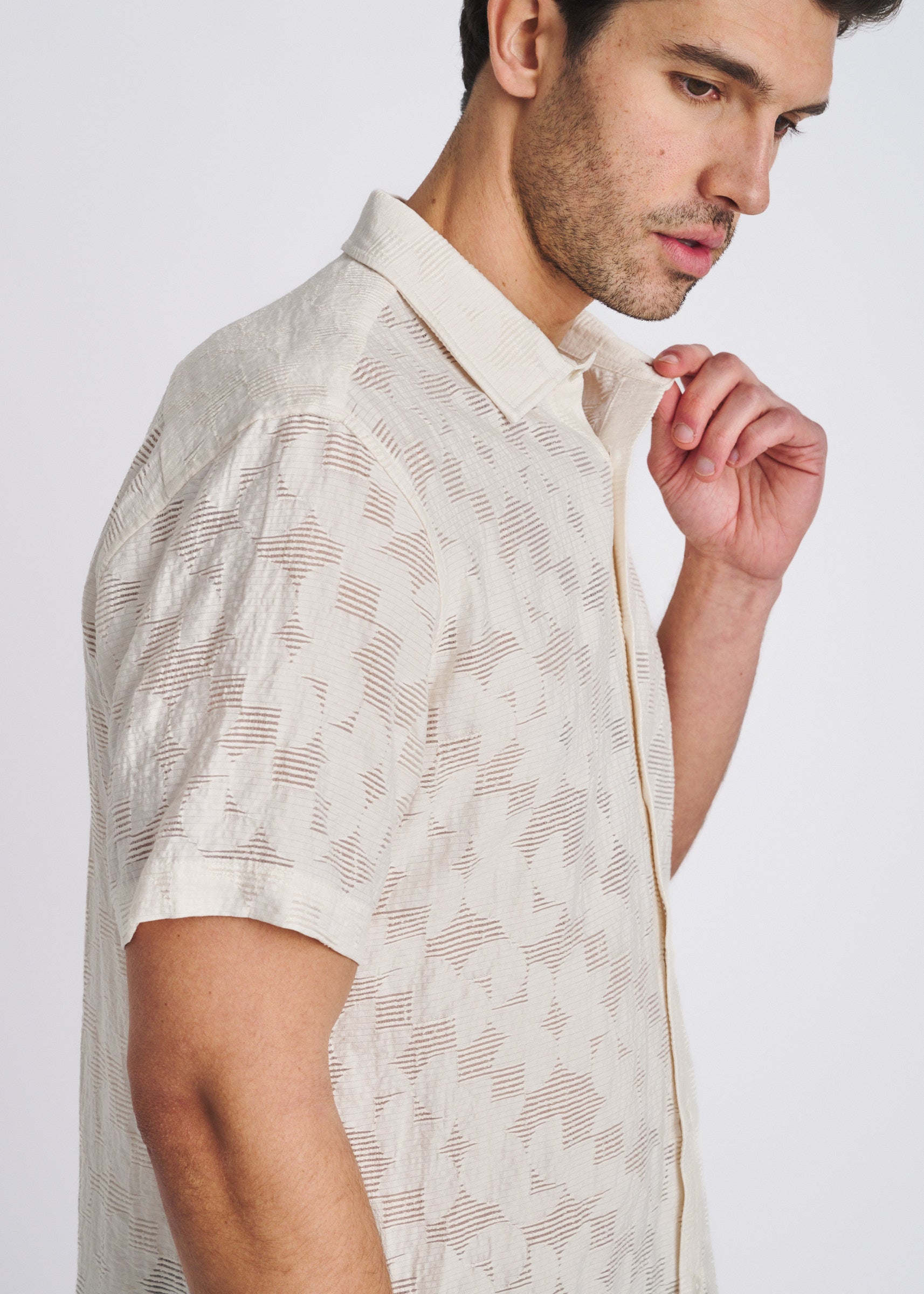 ECRU FLORAL LIGHTWEIGHT JACQUARD SHORT SLEEVE WOVEN SHIRT PM-51007