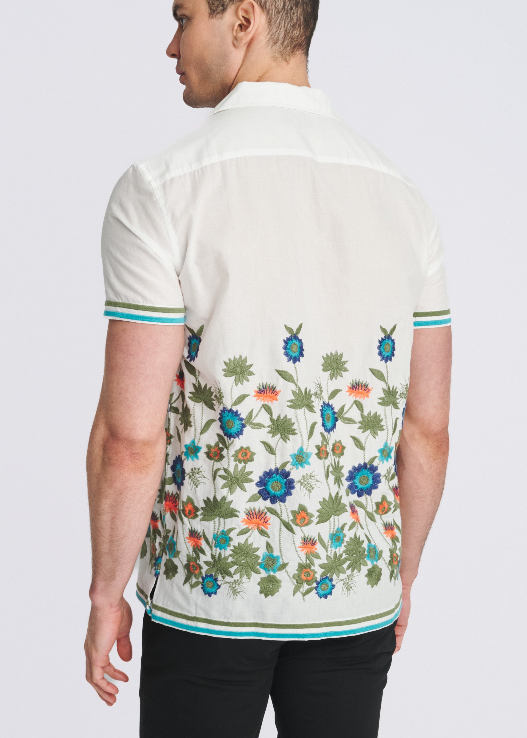 WHITE/MULTI FLORAL EMBROIDERED SHORT SLEEVE WOVEN SHIRT PM-53000-01
