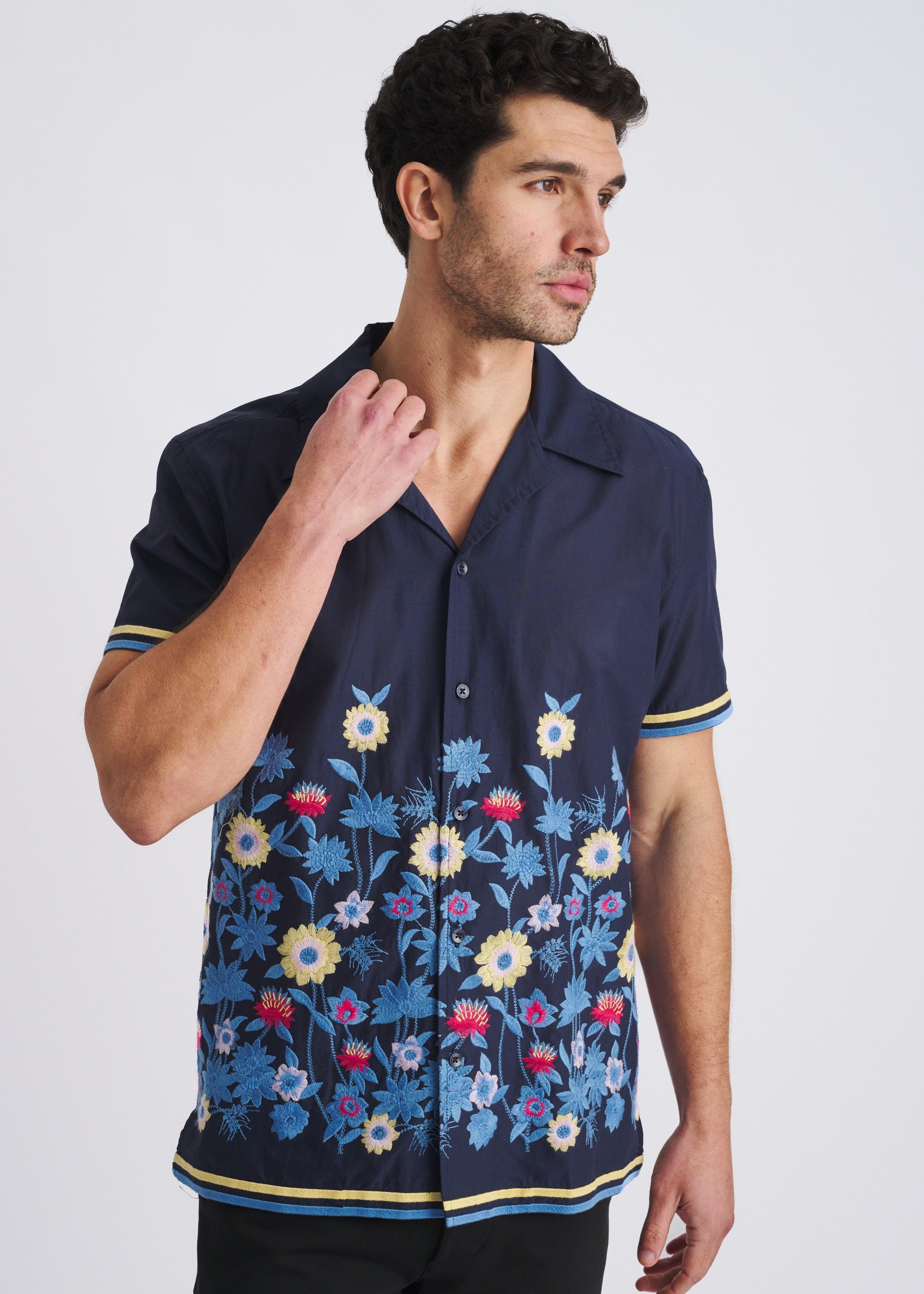 NAVY/MULTI FLORAL EMBROIDERED SHORT SLEEVE WOVEN SHIRT PM-53000-02