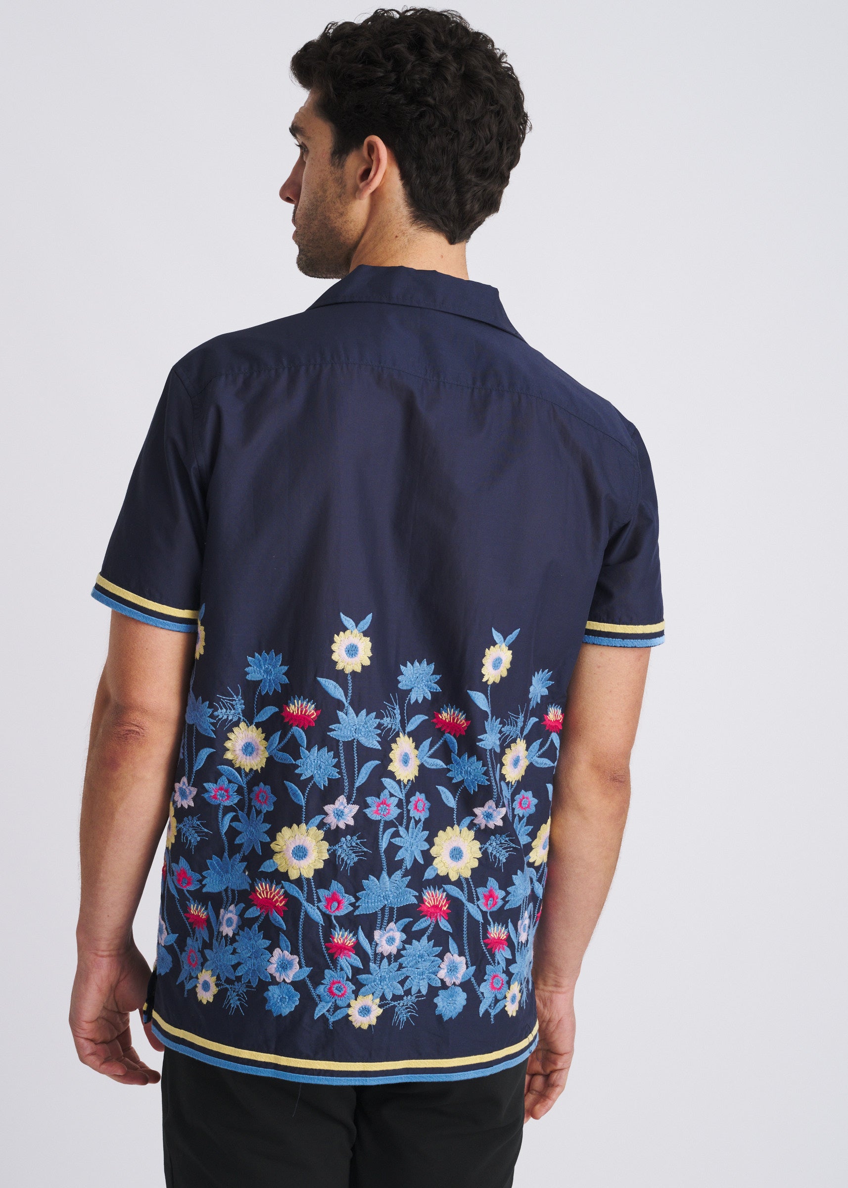 NAVY/MULTI FLORAL EMBROIDERED SHORT SLEEVE WOVEN SHIRT PM-53000-02