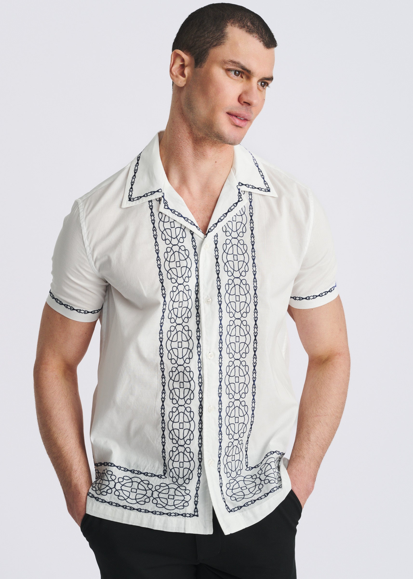 WHITE/COBALT MEDALLION EMBROIDERED BORDER SHORT SLEEVE WOVEN SHIRT PM-53004